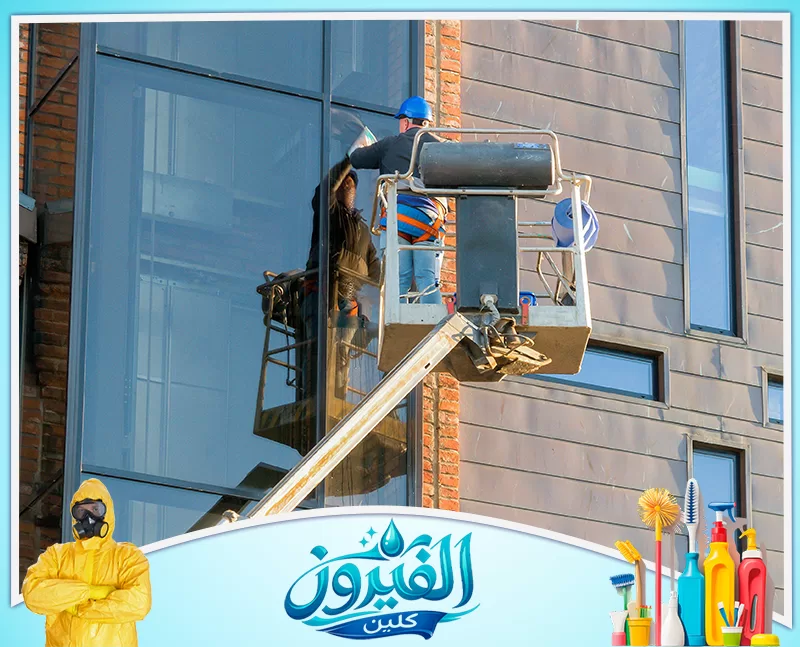 شركة تنظيف واجهات زجاجية بالقطيف تلمع الواجهات وتزيل بقع الزجاج